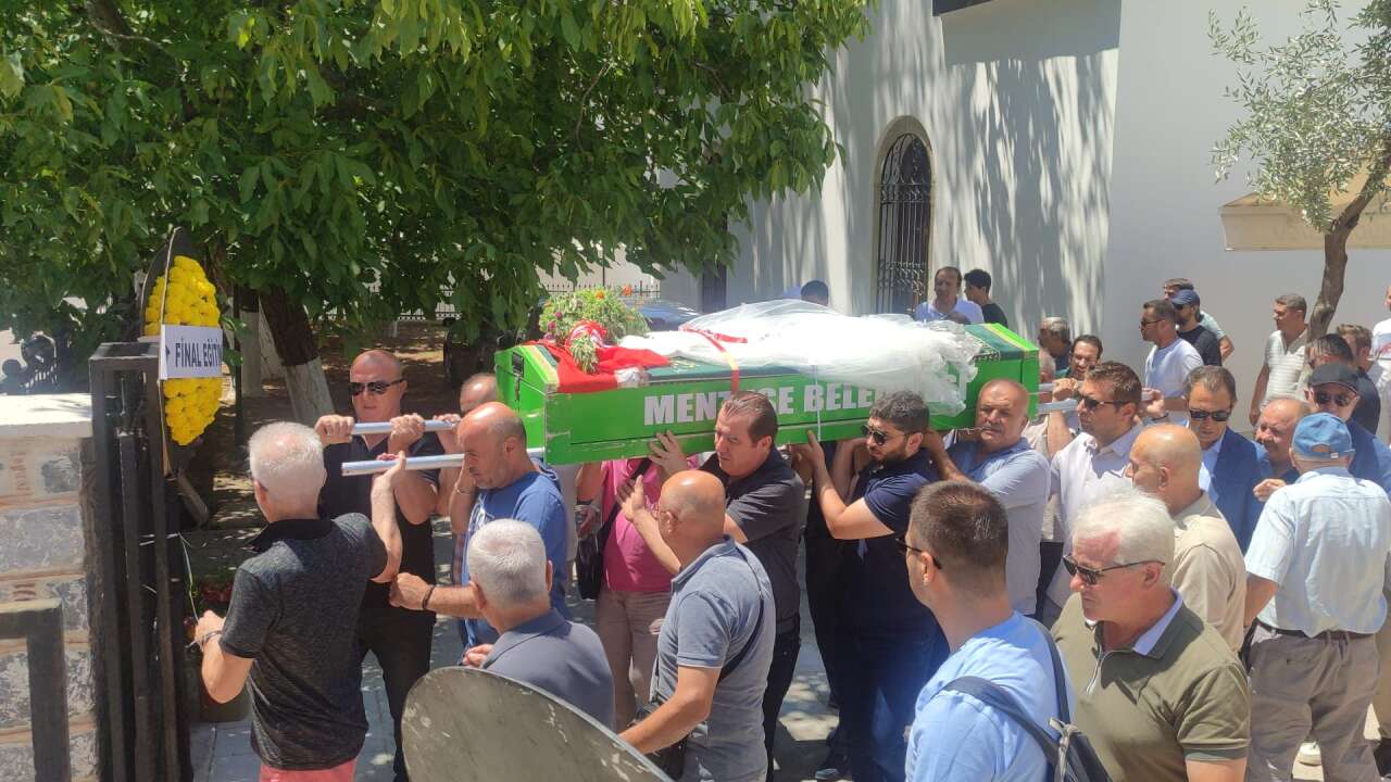 Özlem Çakır'a Hüzünlü Veda: Gelinlikli Tabut Yürekleri Dağladı 3